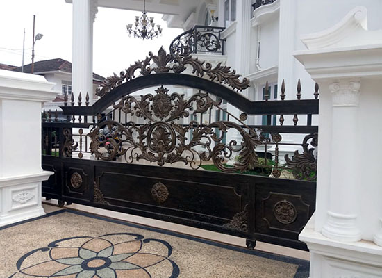 Pagar Klasik Palembang, Bengkel las Kharisma Baja, Jasa konstruksi dan bangunan. bengkel las, kharisma baja, pagar baja, pagar klasik, pagar balkon, reling tangga, tralis, baja ringan