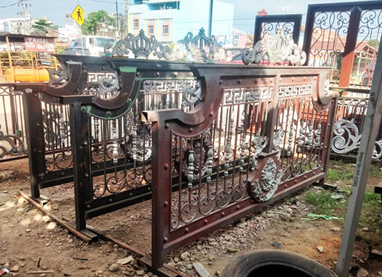Pagar Klasik Palembang, Bengkel las Kharisma Baja, Jasa konstruksi dan bangunan. bengkel las, kharisma baja, pagar baja, pagar klasik, pagar balkon, reling tangga, tralis, baja ringan