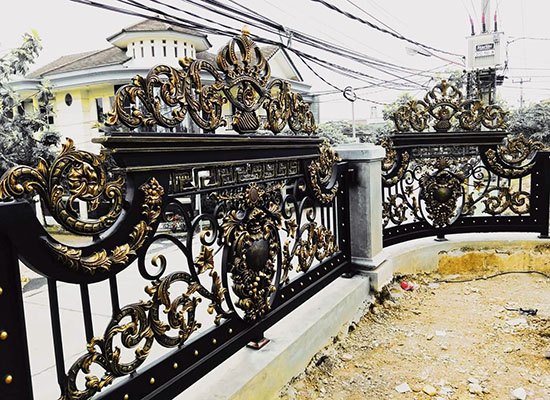 Pagar Klasik Palembang, Bengkel las Kharisma Baja, Jasa konstruksi dan bangunan. bengkel las, kharisma baja, pagar baja, pagar klasik, pagar balkon, reling tangga, tralis, baja ringan