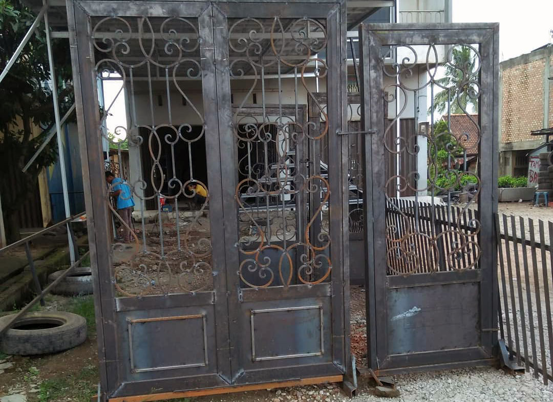 Pagar Klasik Palembang, Bengkel las Kharisma Baja, Jasa konstruksi dan bangunan. bengkel las, kharisma baja, pagar baja, pagar klasik, pagar balkon, reling tangga, tralis, baja ringan